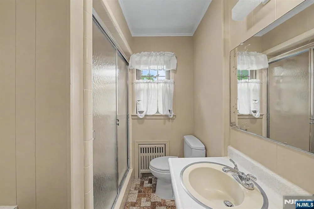 812 Mountain Avenue Wyckoff, NJ 07481
