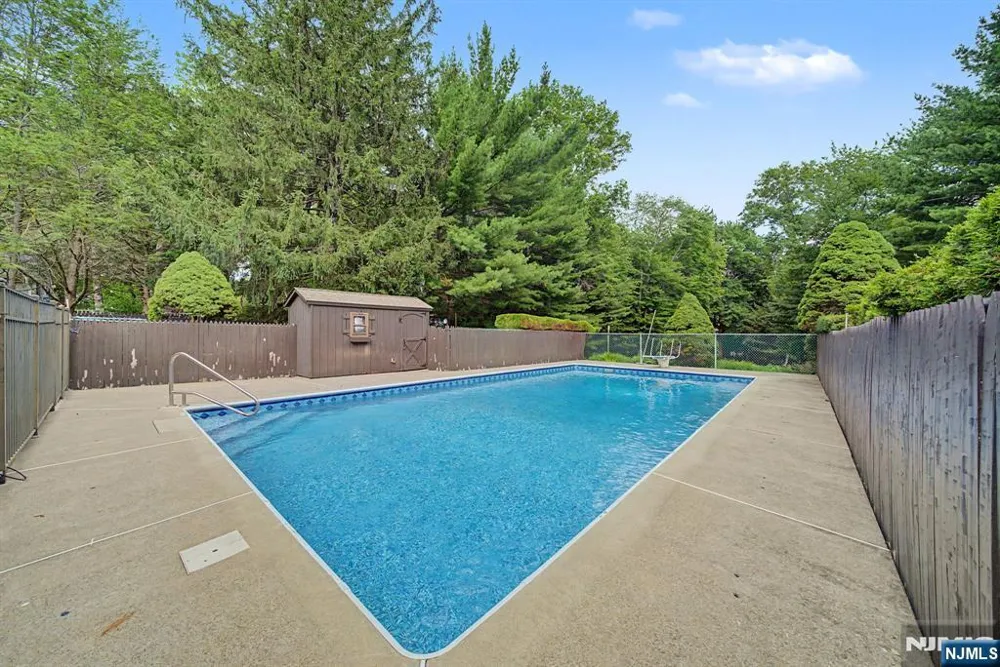 812 Mountain Avenue Wyckoff, NJ 07481