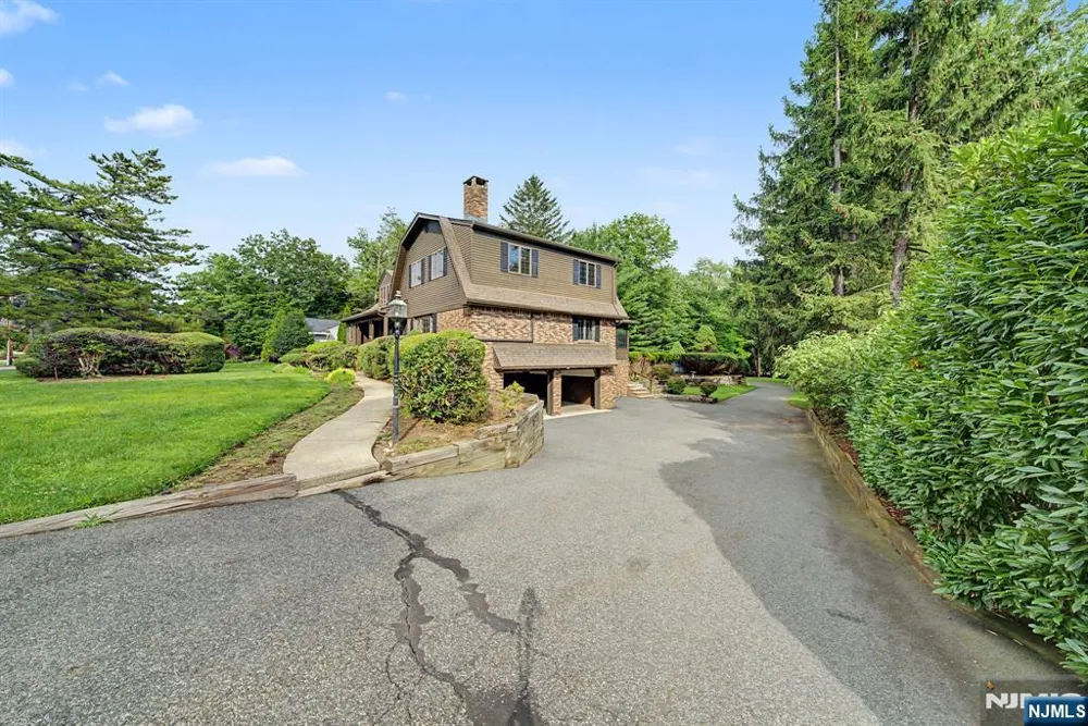 812 Mountain Avenue Wyckoff, NJ 07481
