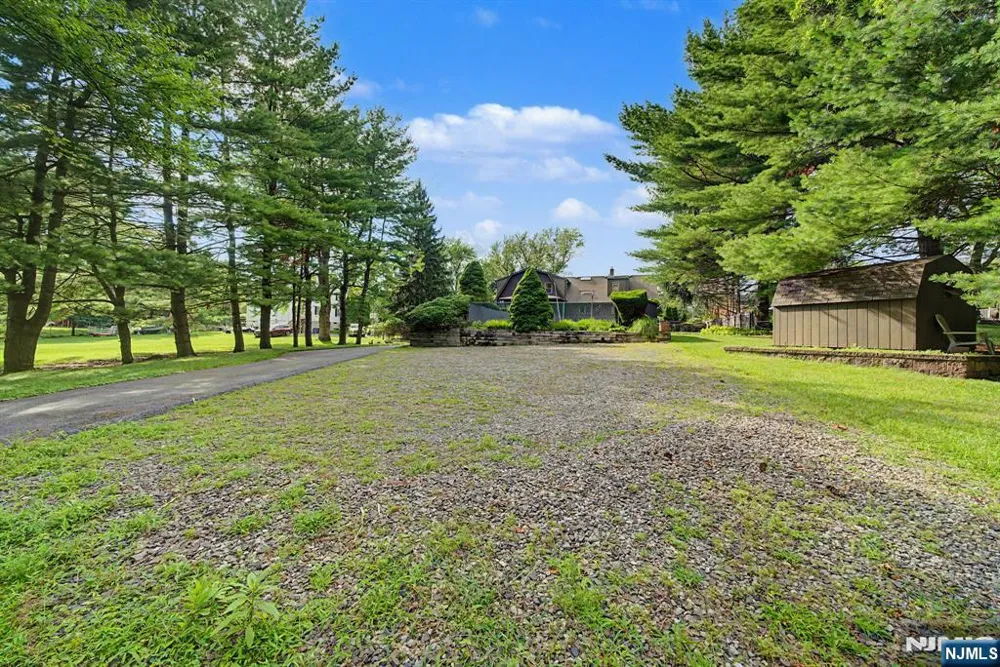 812 Mountain Avenue Wyckoff, NJ 07481