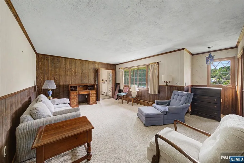 812 Mountain Avenue Wyckoff, NJ 07481