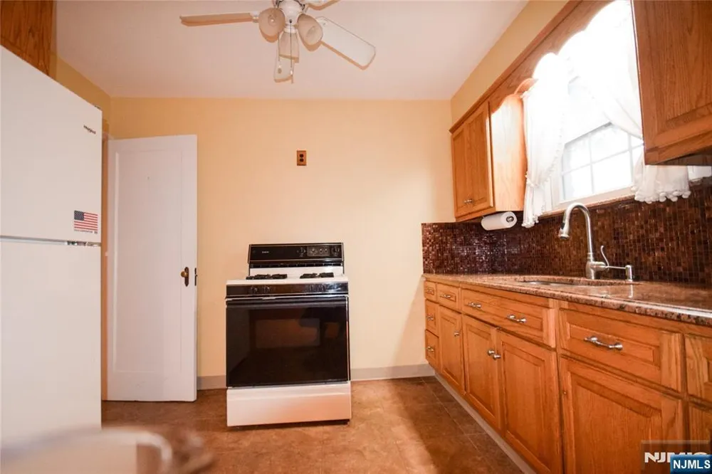 441-443 9th Avenue Paterson, NJ 07514