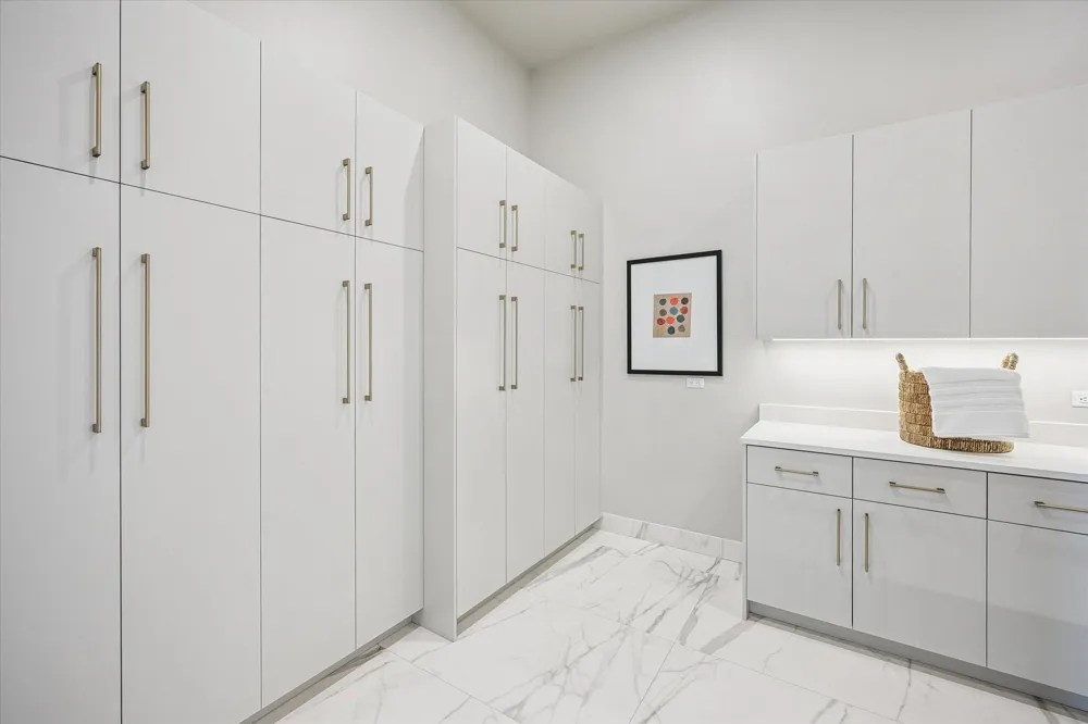 1711 Allen Parkway #3204 Houston, TX 77019