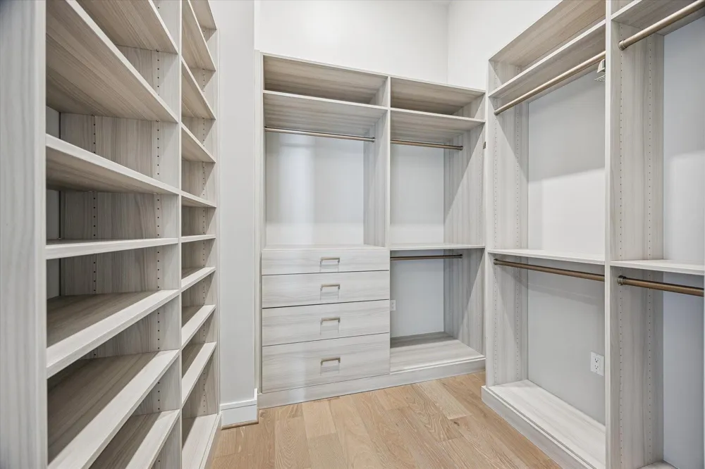 1711 Allen Parkway #3204 Houston, TX 77019