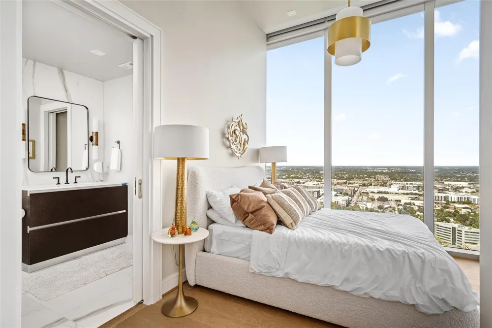 1711 Allen Parkway #3204 Houston, TX 77019