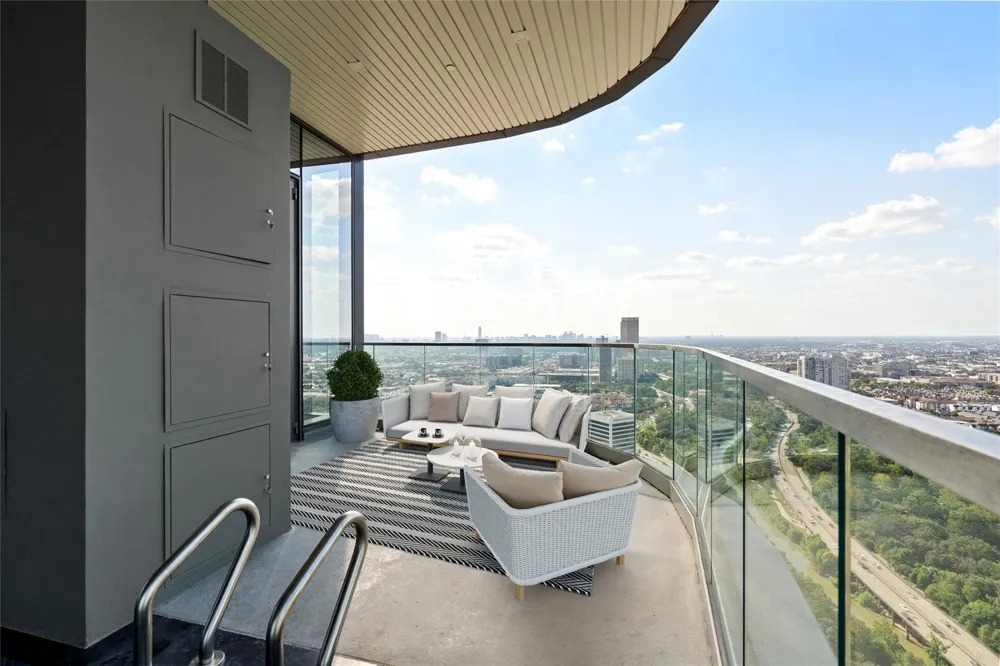 1711 Allen Parkway #3204 Houston, TX 77019