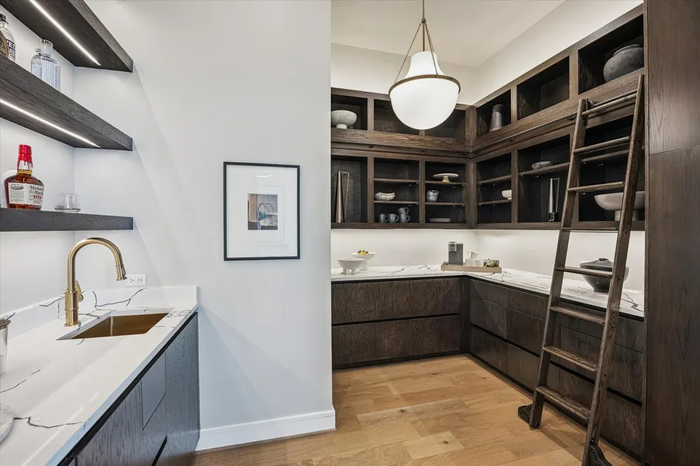 1711 Allen Parkway #3204 Houston, TX 77019