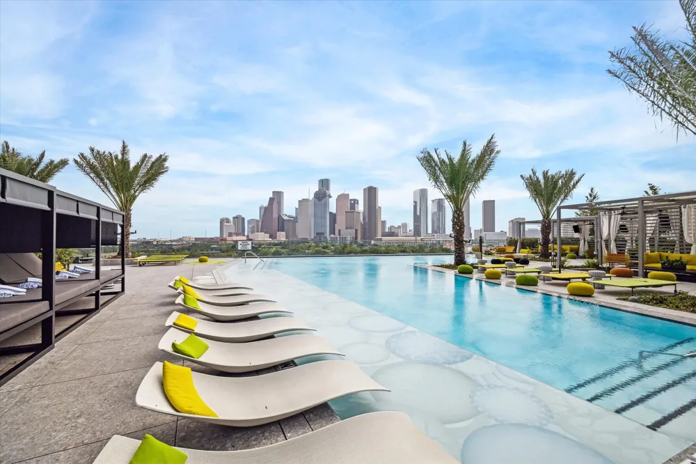 1711 Allen Parkway #3204 Houston, TX 77019