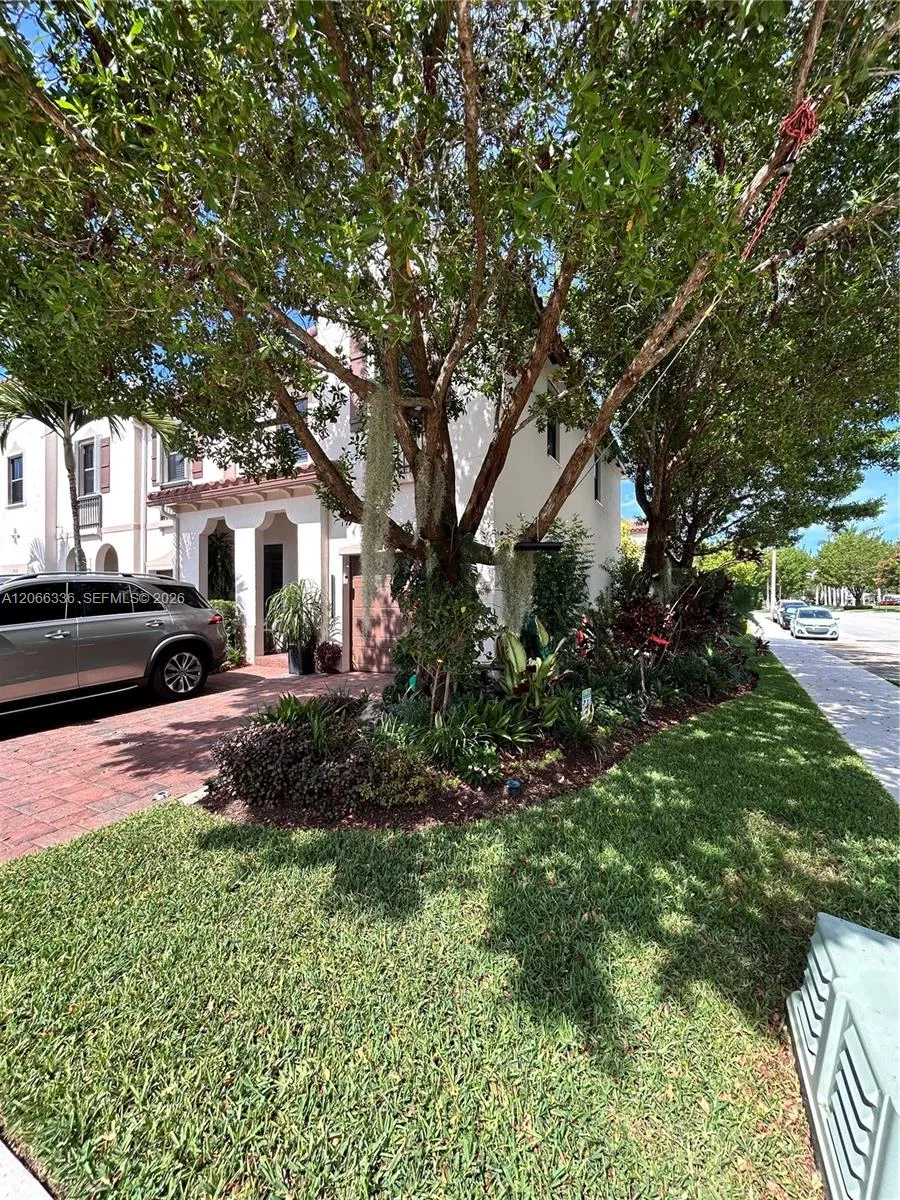 17506 SW 153rd Ct Miami, FL 33187