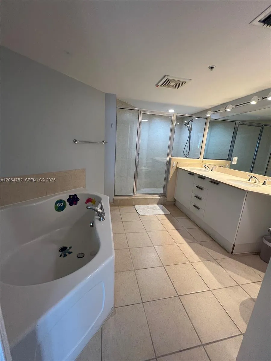 16699 Collins Ave #1202 Sunny Isles Beach, FL 33160