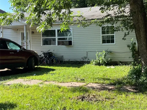626 W 8th