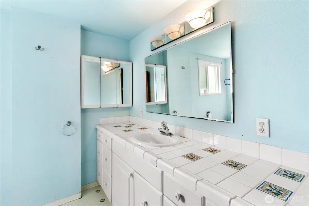120 W Marion Street Aberdeen, WA 98520
