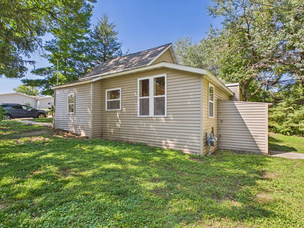 129 3rd Avenue NE Glenwood, MN 56334