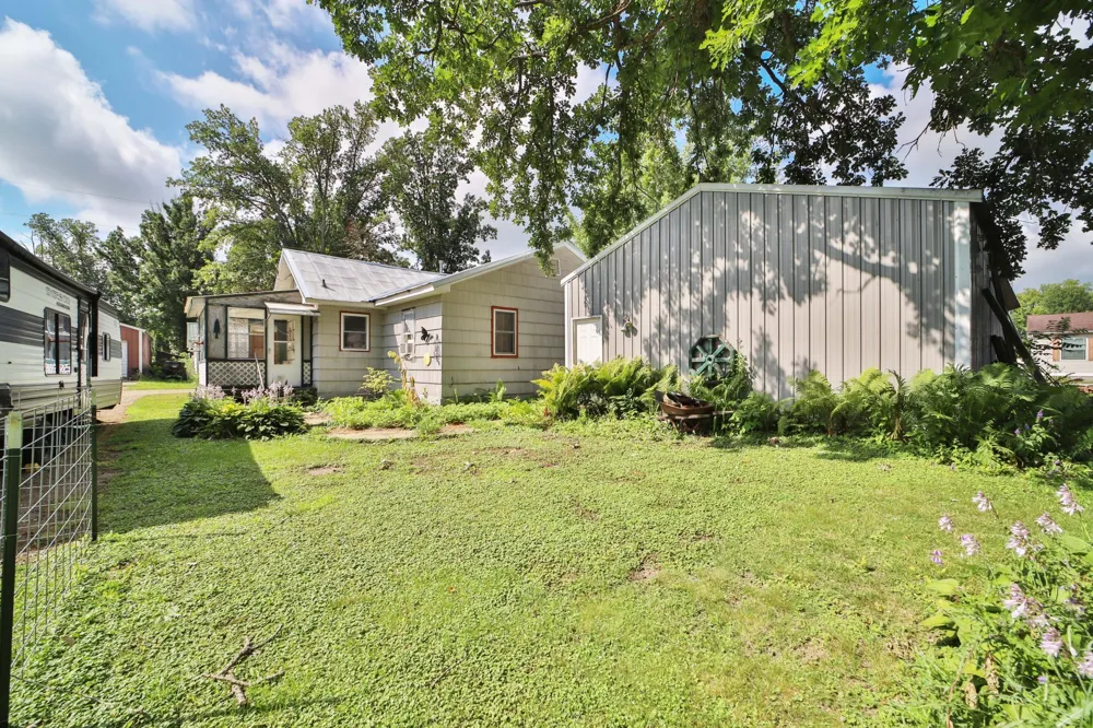400 N 4th Ave Palisade, MN 56469