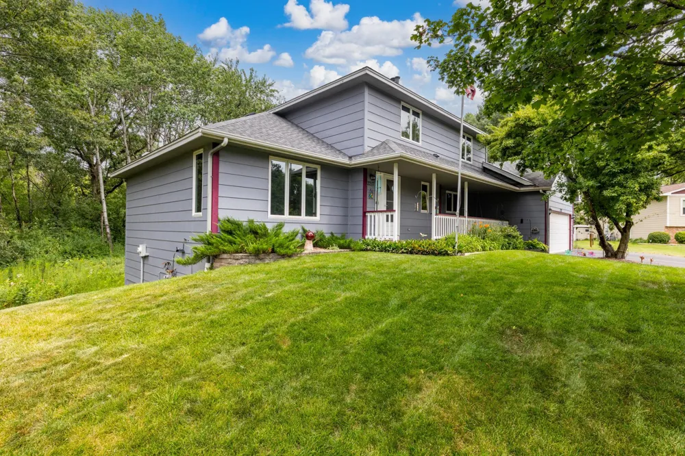 2217 Gentry Avenue Oakdale, MN 55128