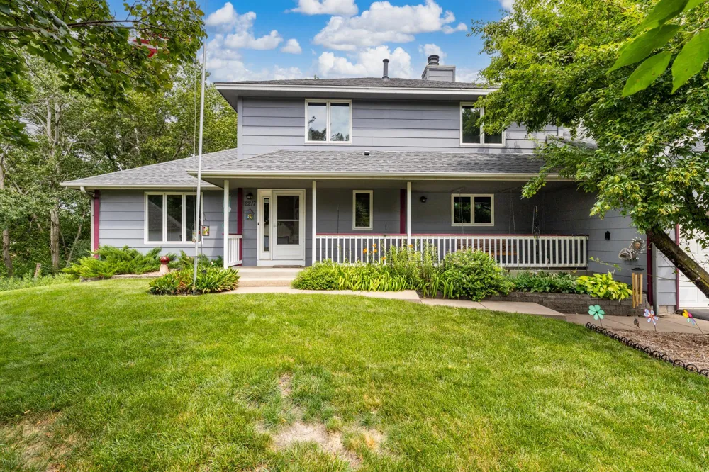 2217 Gentry Avenue Oakdale, MN 55128