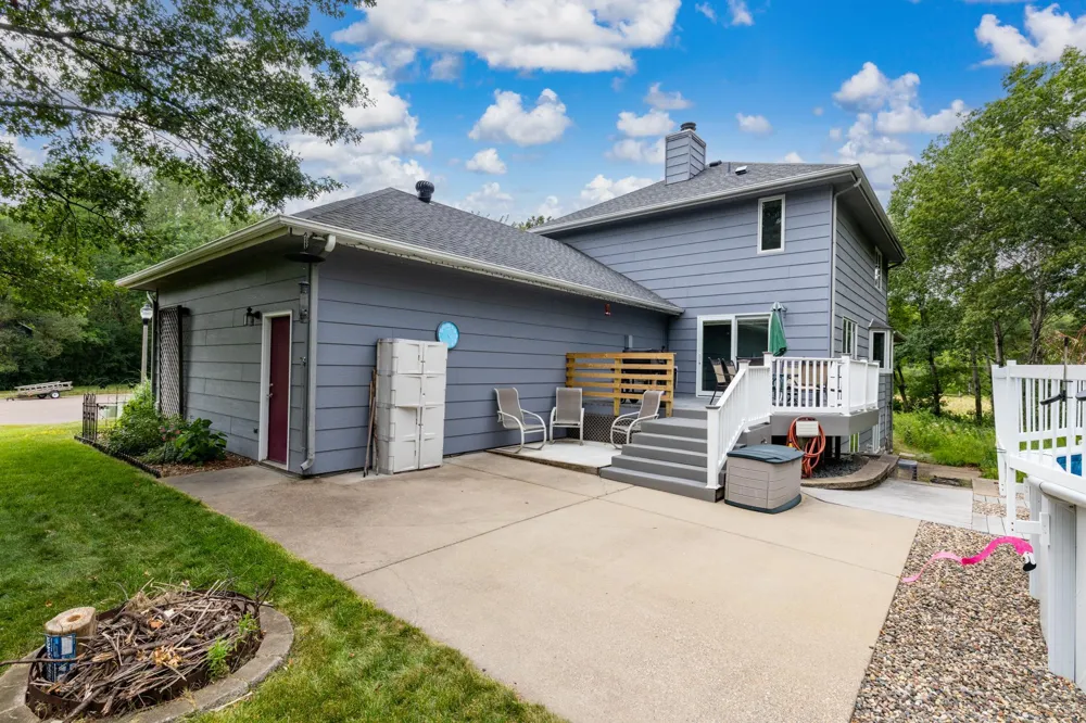 2217 Gentry Avenue Oakdale, MN 55128