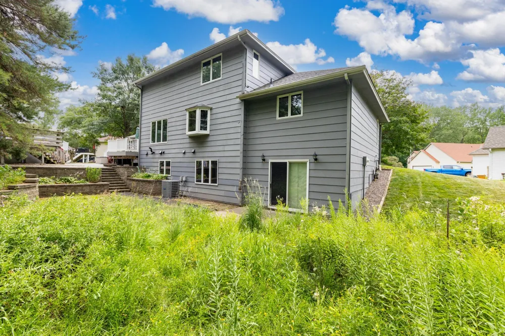 2217 Gentry Avenue Oakdale, MN 55128