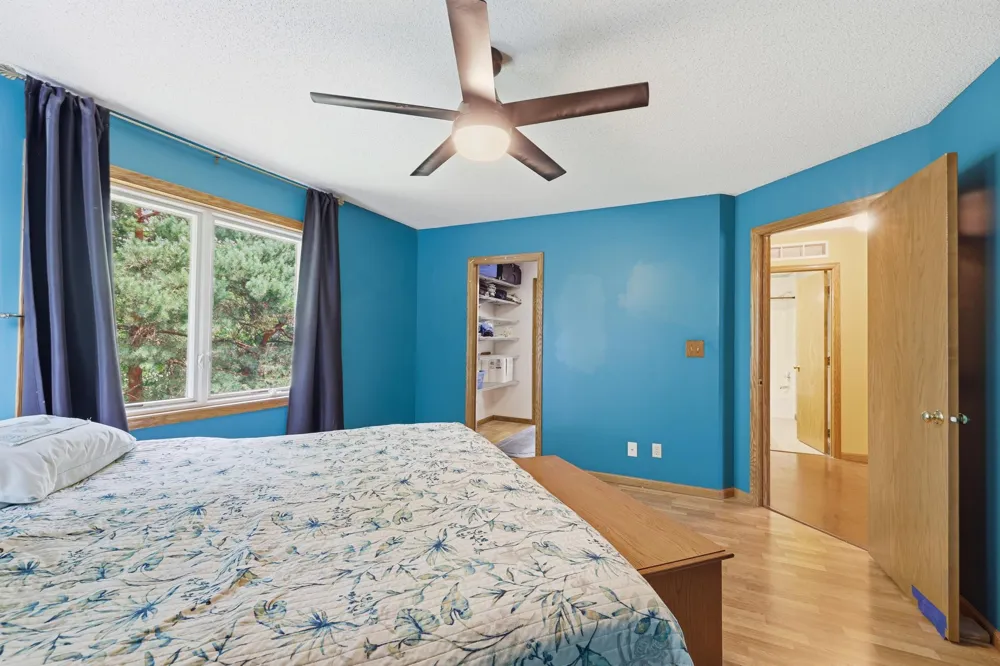 2217 Gentry Avenue Oakdale, MN 55128