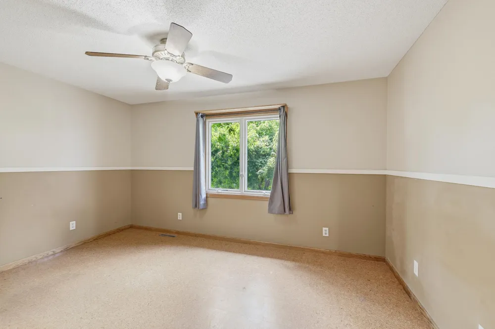 2217 Gentry Avenue Oakdale, MN 55128