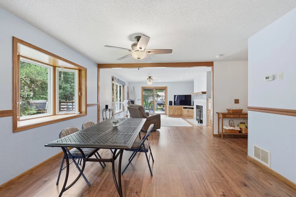 2217 Gentry Avenue Oakdale, MN 55128