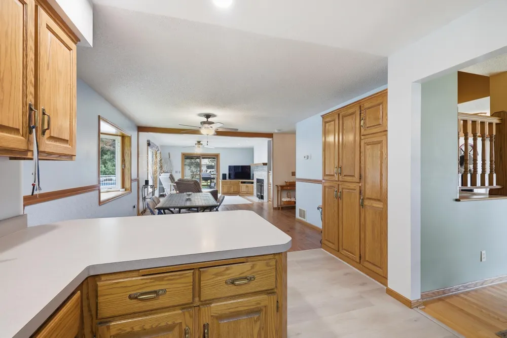 2217 Gentry Avenue Oakdale, MN 55128
