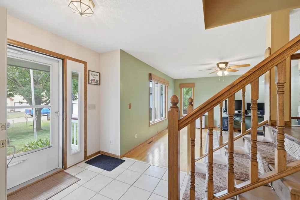 2217 Gentry Avenue Oakdale, MN 55128