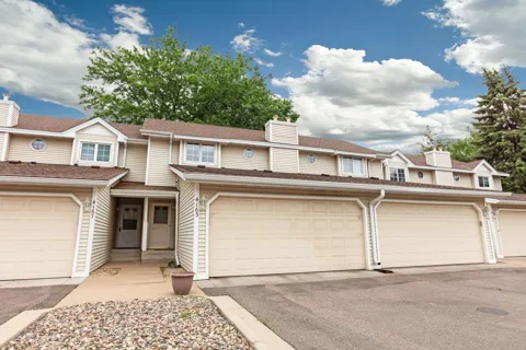 4163 Maureen Drive NE