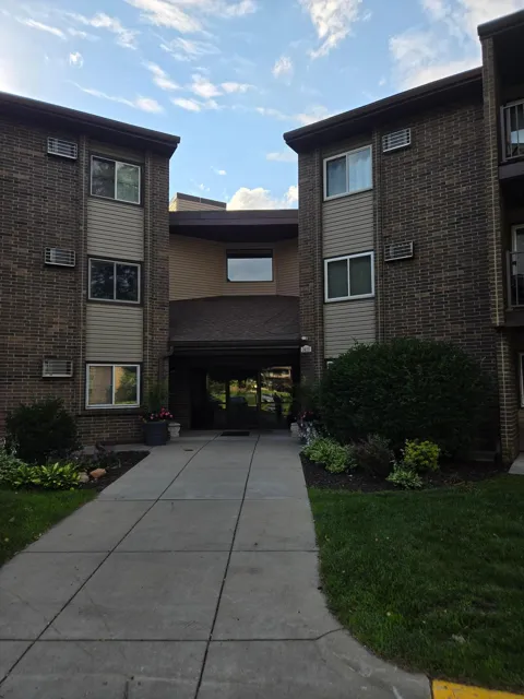 3425 Golfview Drive #115