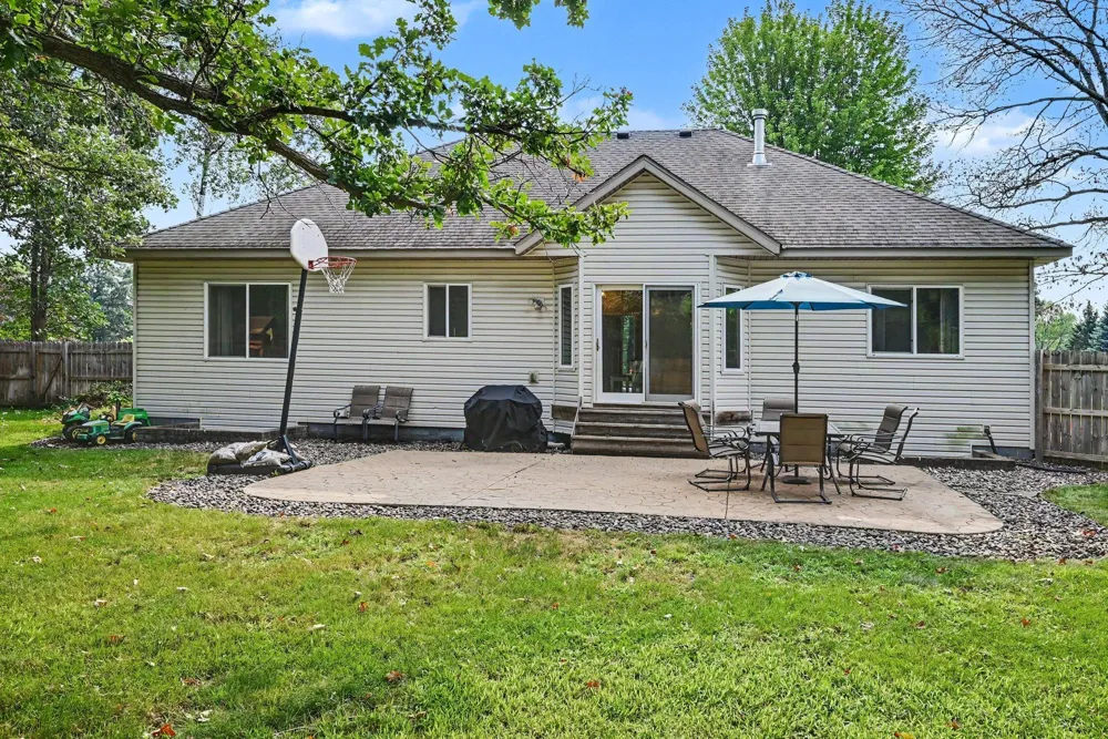 17558 Johnson Street NW Elk River, MN 55330