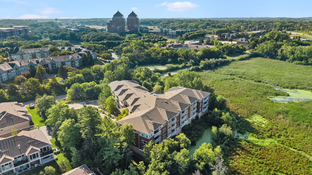 408 Parkers Lake Road #206 Wayzata, MN 55391