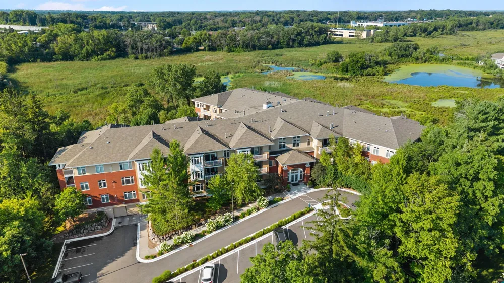 408 Parkers Lake Road #206 Wayzata, MN 55391