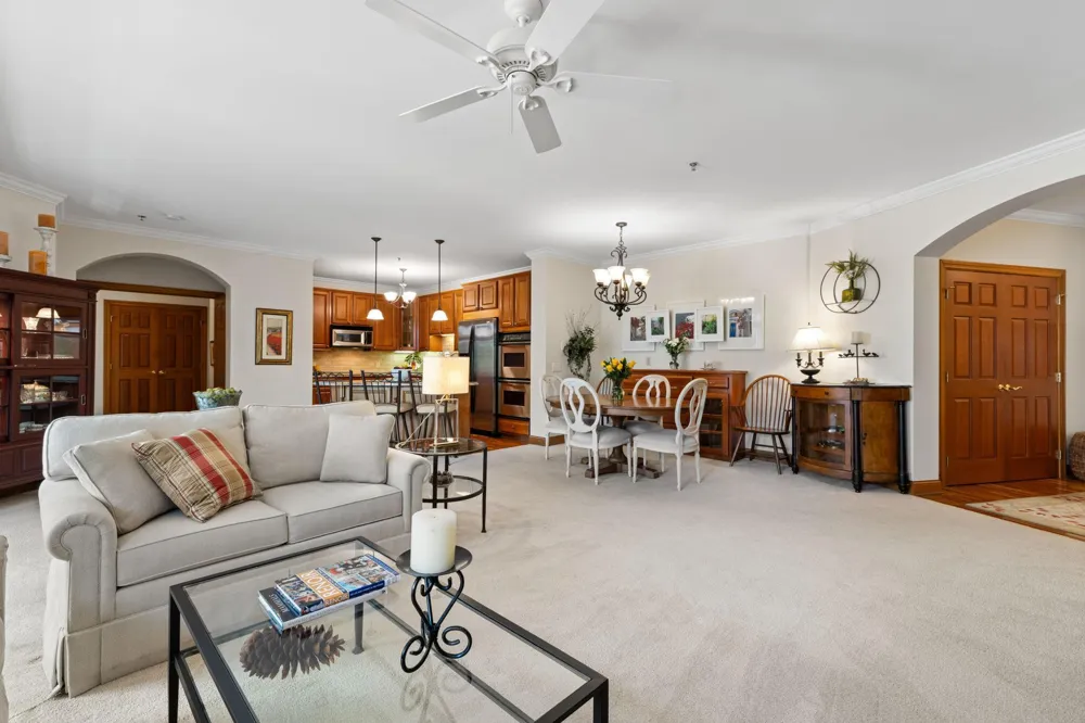 408 Parkers Lake Road #206 Wayzata, MN 55391