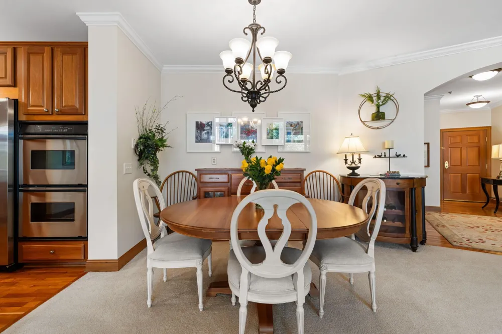 408 Parkers Lake Road #206 Wayzata, MN 55391