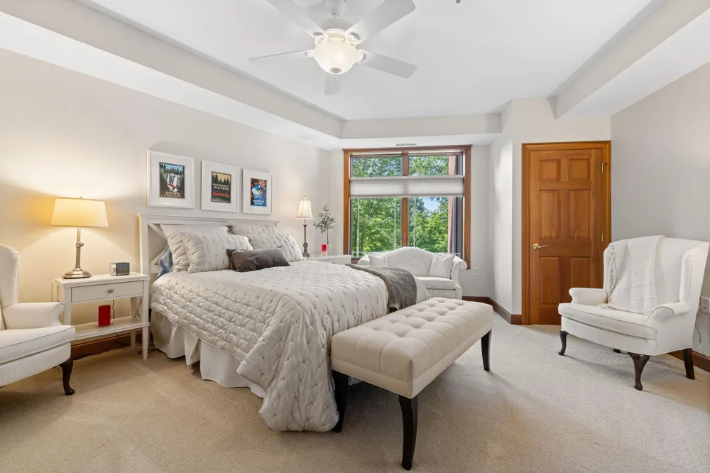 408 Parkers Lake Road #206 Wayzata, MN 55391