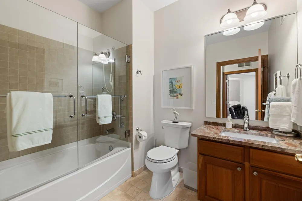 408 Parkers Lake Road #206 Wayzata, MN 55391