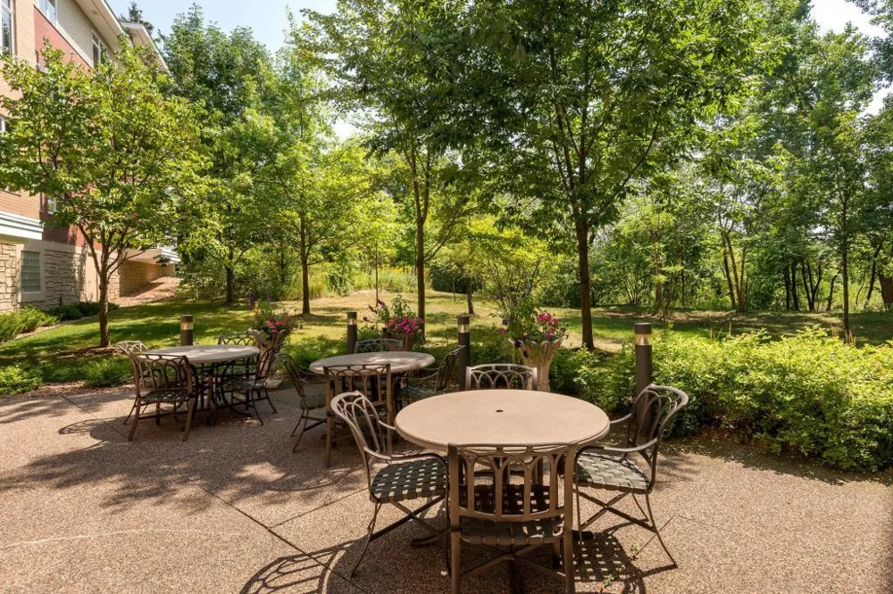 408 Parkers Lake Road #206 Wayzata, MN 55391