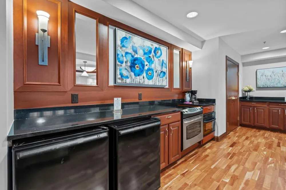 408 Parkers Lake Road #206 Wayzata, MN 55391