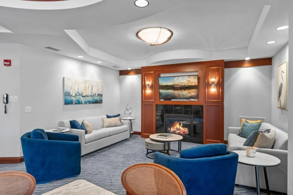 408 Parkers Lake Road #206 Wayzata, MN 55391