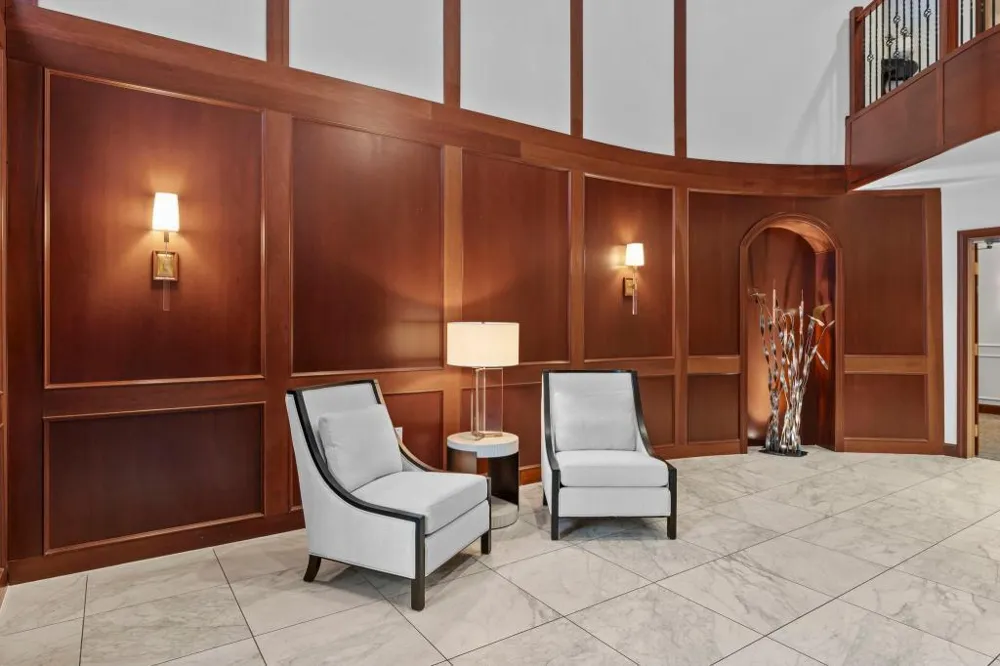 408 Parkers Lake Road #206 Wayzata, MN 55391