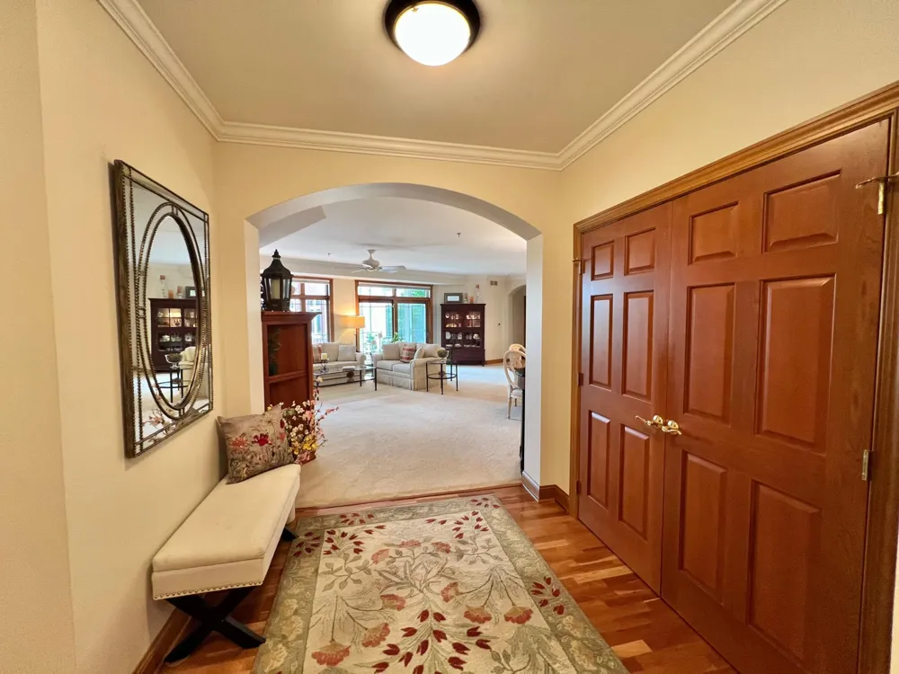 408 Parkers Lake Road #206 Wayzata, MN 55391