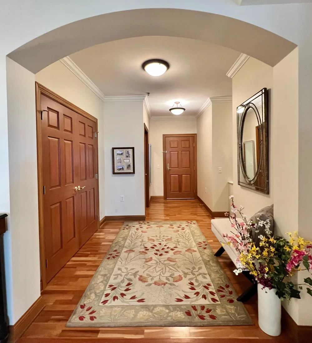 408 Parkers Lake Road #206 Wayzata, MN 55391
