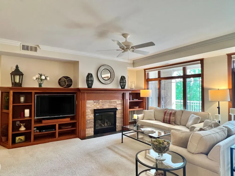 408 Parkers Lake Road #206 Wayzata, MN 55391