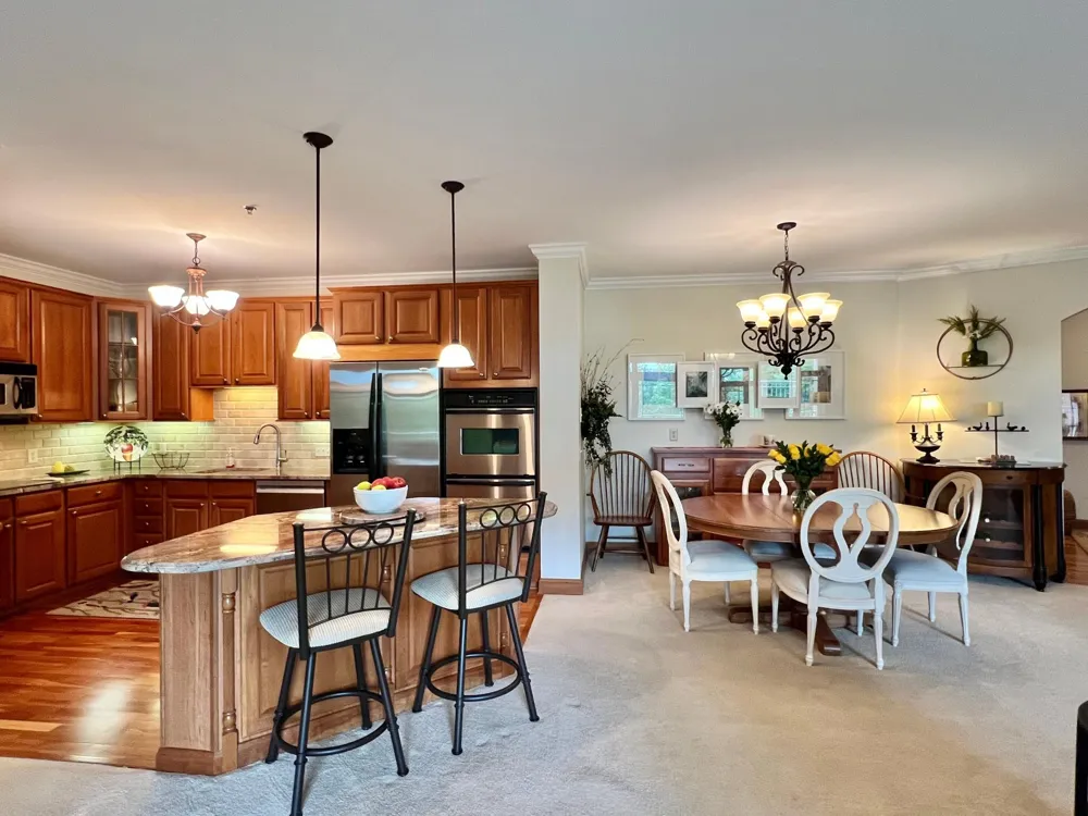 408 Parkers Lake Road #206 Wayzata, MN 55391