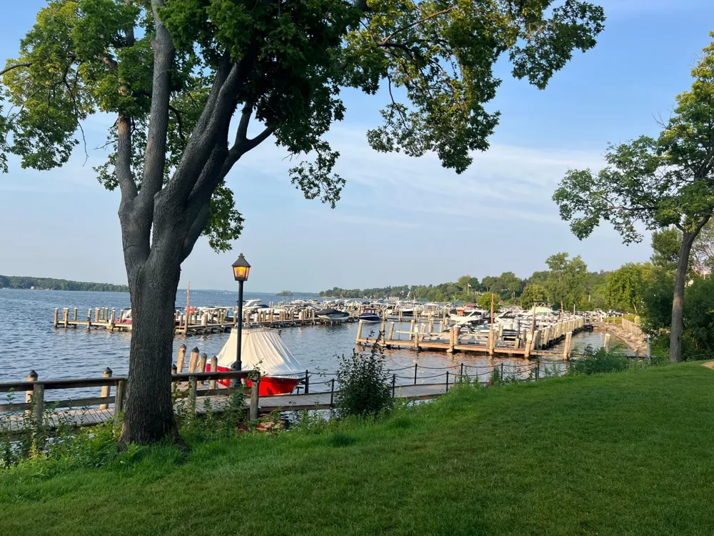 408 Parkers Lake Road #206 Wayzata, MN 55391