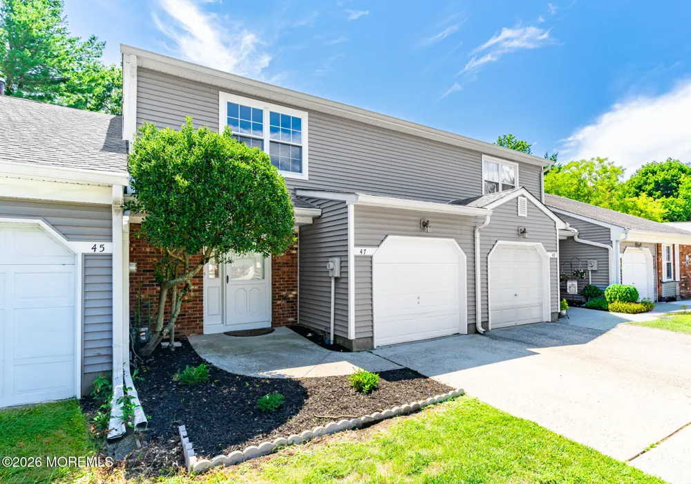 47 Oak Lane Eatontown, NJ 07724