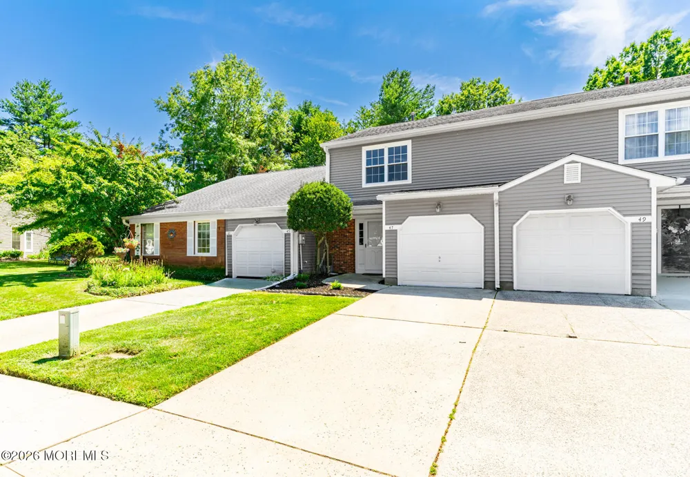 47 Oak Lane Eatontown, NJ 07724