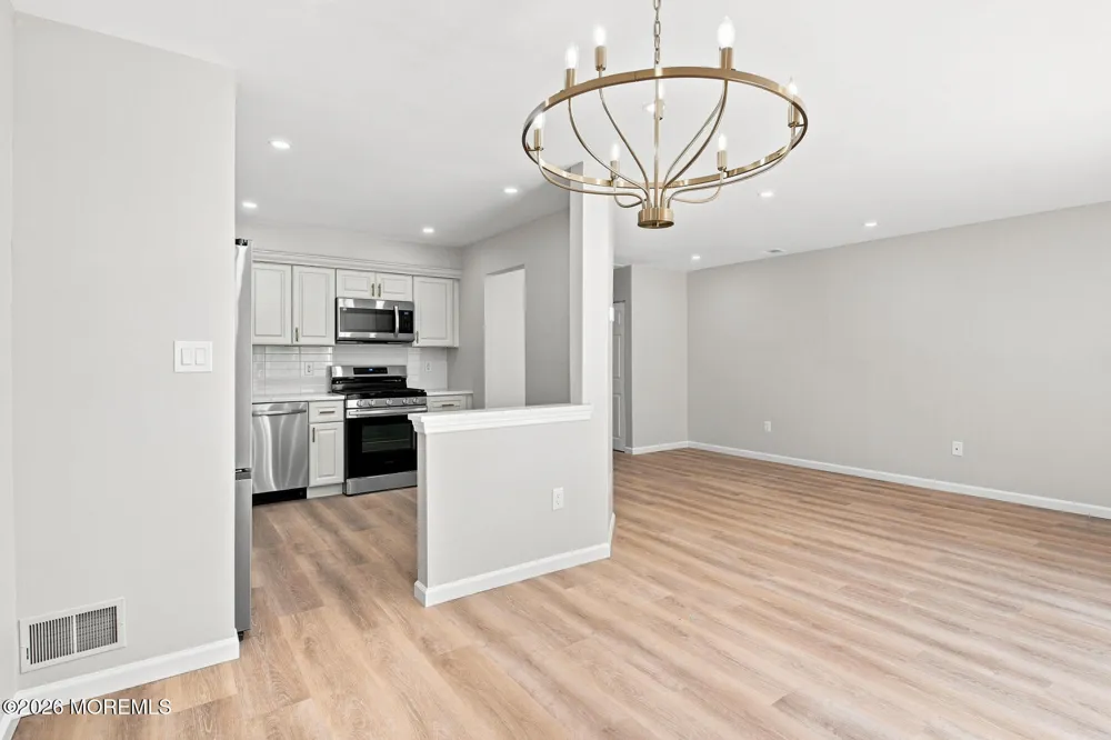 47 Oak Lane Eatontown, NJ 07724