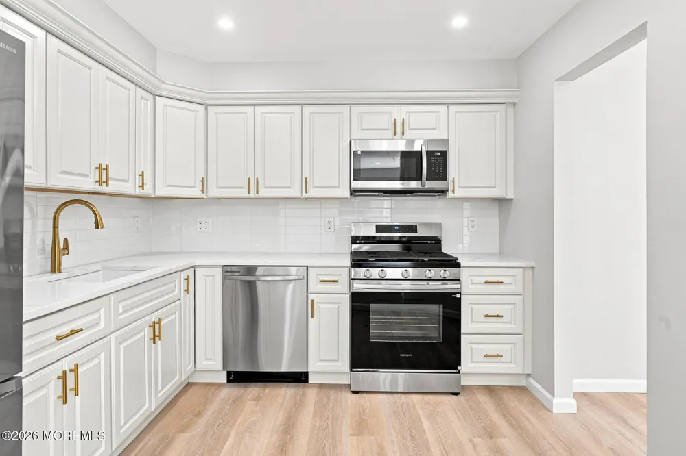 47 Oak Lane Eatontown, NJ 07724