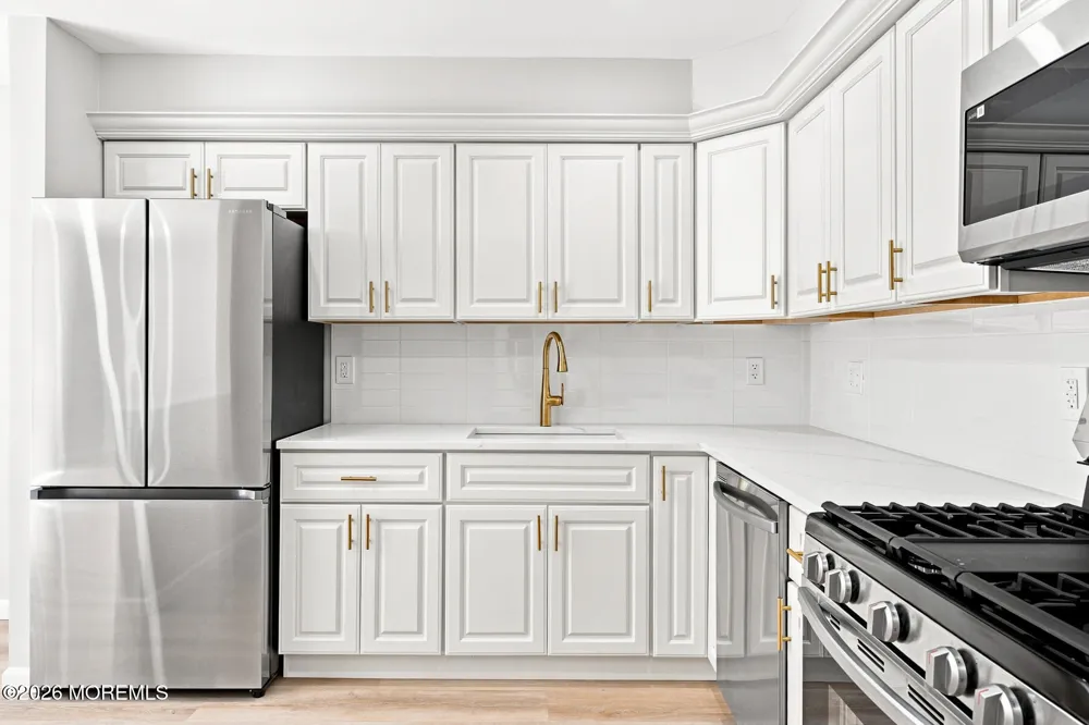 47 Oak Lane Eatontown, NJ 07724